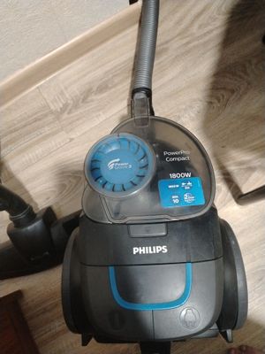 Пылесос Philips 1800W система циклон