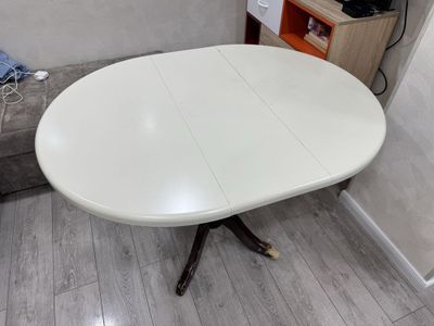 Стол кухонный и 4 стула