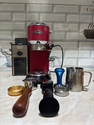 Продаётся кофемашина и кофемолка фирмы Delonghi