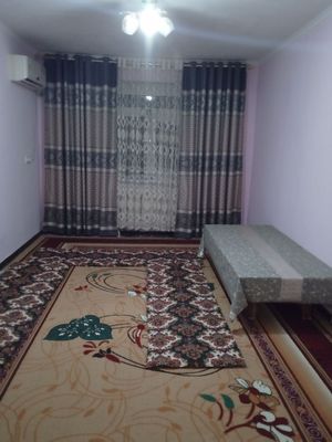Navoiy shahar Qizilqum 4 uy 12 honadon 2 honalik uy sotiladi