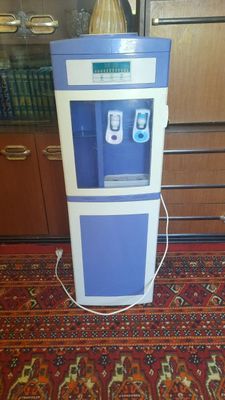 Кулер для воды рабочий