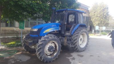 Трактор New Holland TS6070