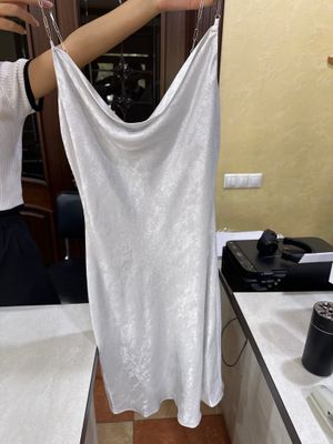 Платье от Guess