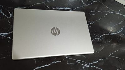 Noutbuk hp yangi hotira 256 2 oy oldn olingan pul zarurligi uc sotyapm