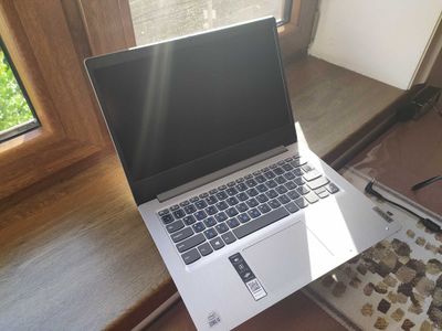 Продам ноутбук Lenovo Ideapad-3, 10-поколение