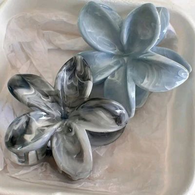 Заколка для волос в форме цветка