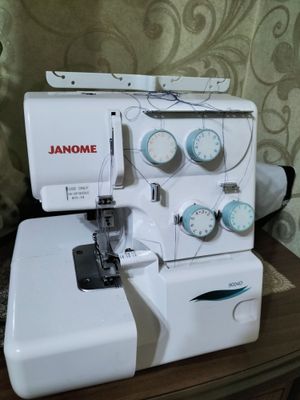 Janome averlog 9004D