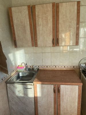 кухонний мибель, стол и стулев