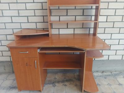 Стол для работы и учебы