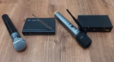 Радиомикрофоны Shure и Melody.