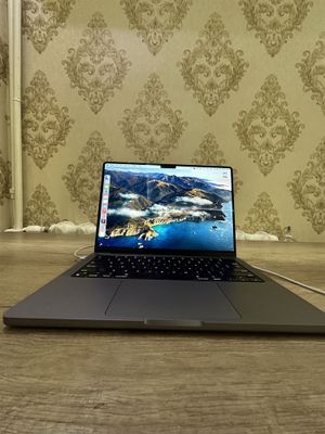 Macbook Pro 14, 32/512 ideal