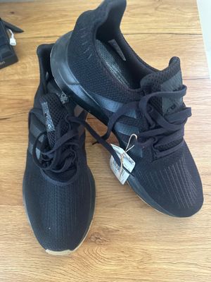 Adidas Swift Run 42.5-43 iz usa