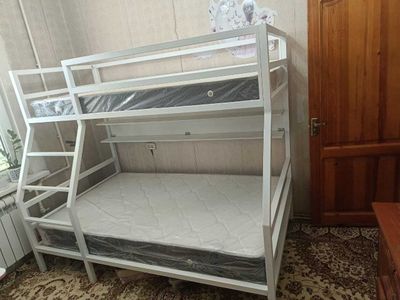 Двухъярусная кровать