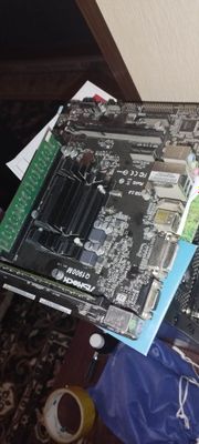 ASRock Q1900M с 4 ядра 4 потока +ddr3-4gb