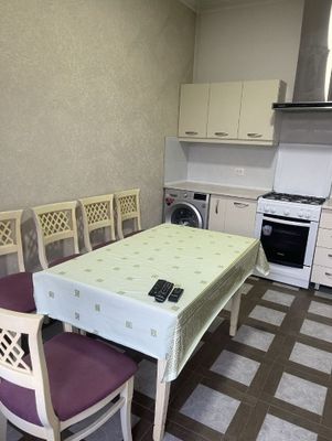 Arenda Yunsobod 5xonali hovli oilaga arendaga beriladi.