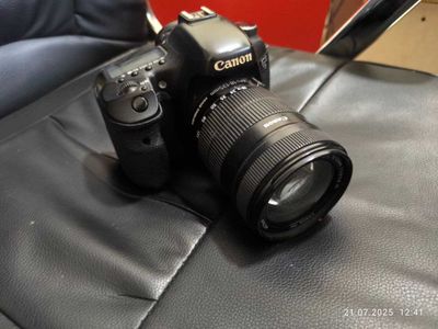 Фотоаппарат Canon EOS 7 D