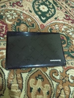 Noutbuk Lenovo zòr