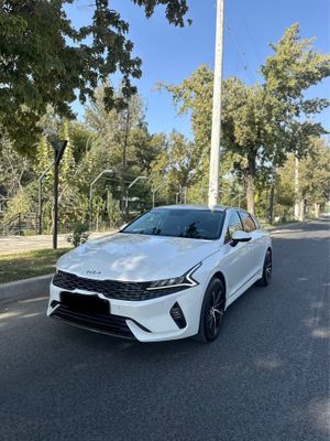 Kia k5 sotiladi
