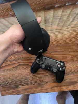 PS4 пулт оригинал ва наушник сотилади