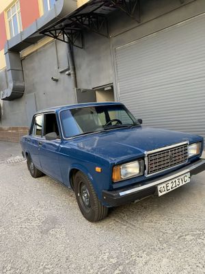 VAZ 2107 sotiladi 2008 yili injektor