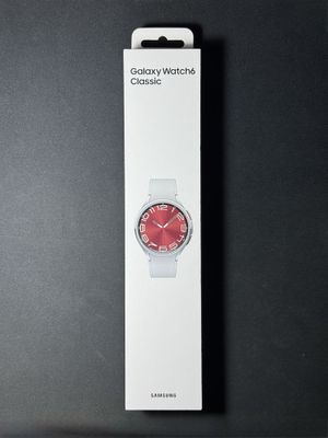 Продаю абсолютно новые Galaxy Watch 6 Classic 43mm в белом корпусе