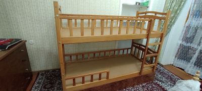 Двухъярусная кровать