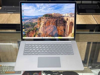 Microsoft Surface laptop 3 CORE i5-1035G7 ram 8 ssd 256 сенсорный