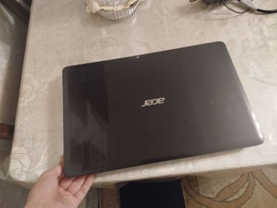 Ноутбук acer E1-571