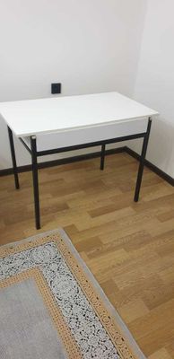 Продаётся кухонный стол