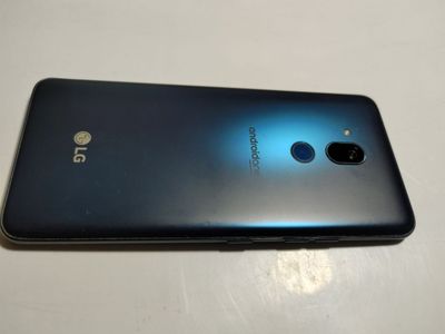 LG Q9 One телефон от компании LG.