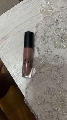 Помада Golden rose жидкая, светло коричнего цвета, почти новая, один р
