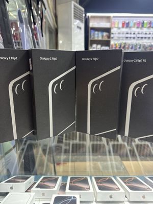 Samsung Z flip 7 12/256GB