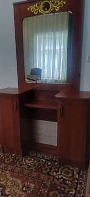 Трюмо сотилади. Б.У. холати яхши. Нархи 500.000