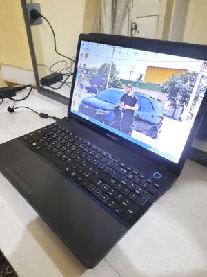 Samsung novutbuq 750 baxosi