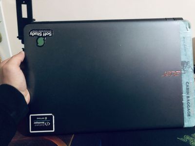 Acer core i3 : 210$