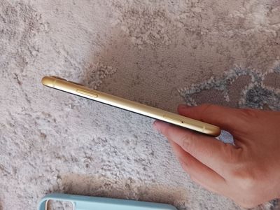 Iphone 11 obmenga sotishga ham 280$