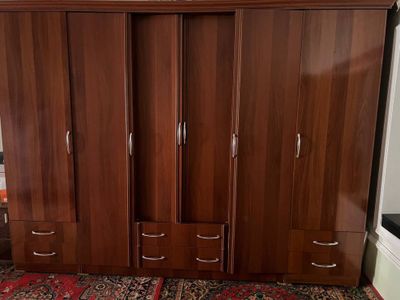 Mebel шкаф сотилади очень компактный