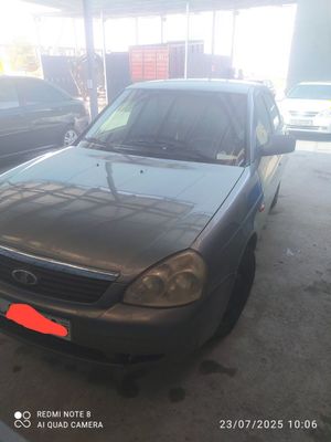 Lada Priora sotladi