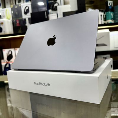 Macbook Air 13" M3 8/256 Space Grey