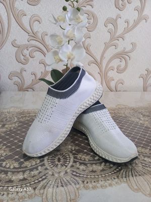 Кроссовки женский