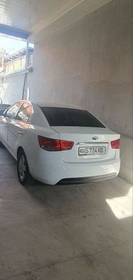 Kia forte srochna sotiladi