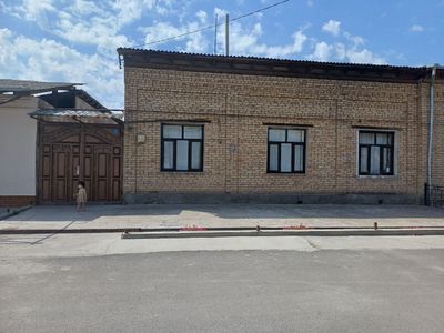 Sergilida hovli sotiladi