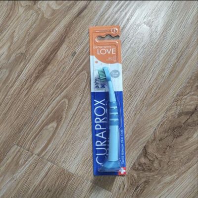 Детская зубная щетка Curaprox