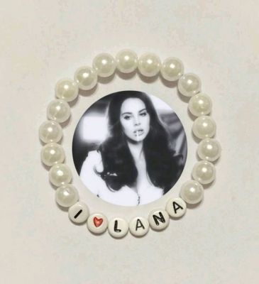 Браслет из бисера с именем lana del rey
