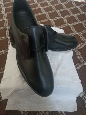erkaklar uchun oyoq kiyim
