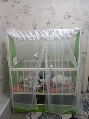 детская кроватка