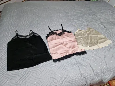 Три топа: чёрный, розовый, с пайетками