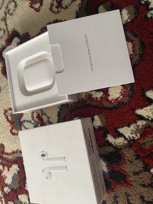 Airpods 2 без наушников только футляр коробка и документы !
