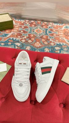 Женские кроссовки Gucci