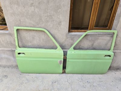 Продается двери и газ балоны